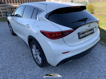 Infiniti Q30