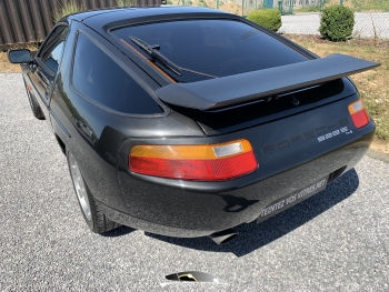 Porsche 928