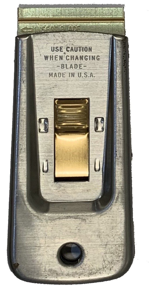 Grattoir rétractable 4 cms